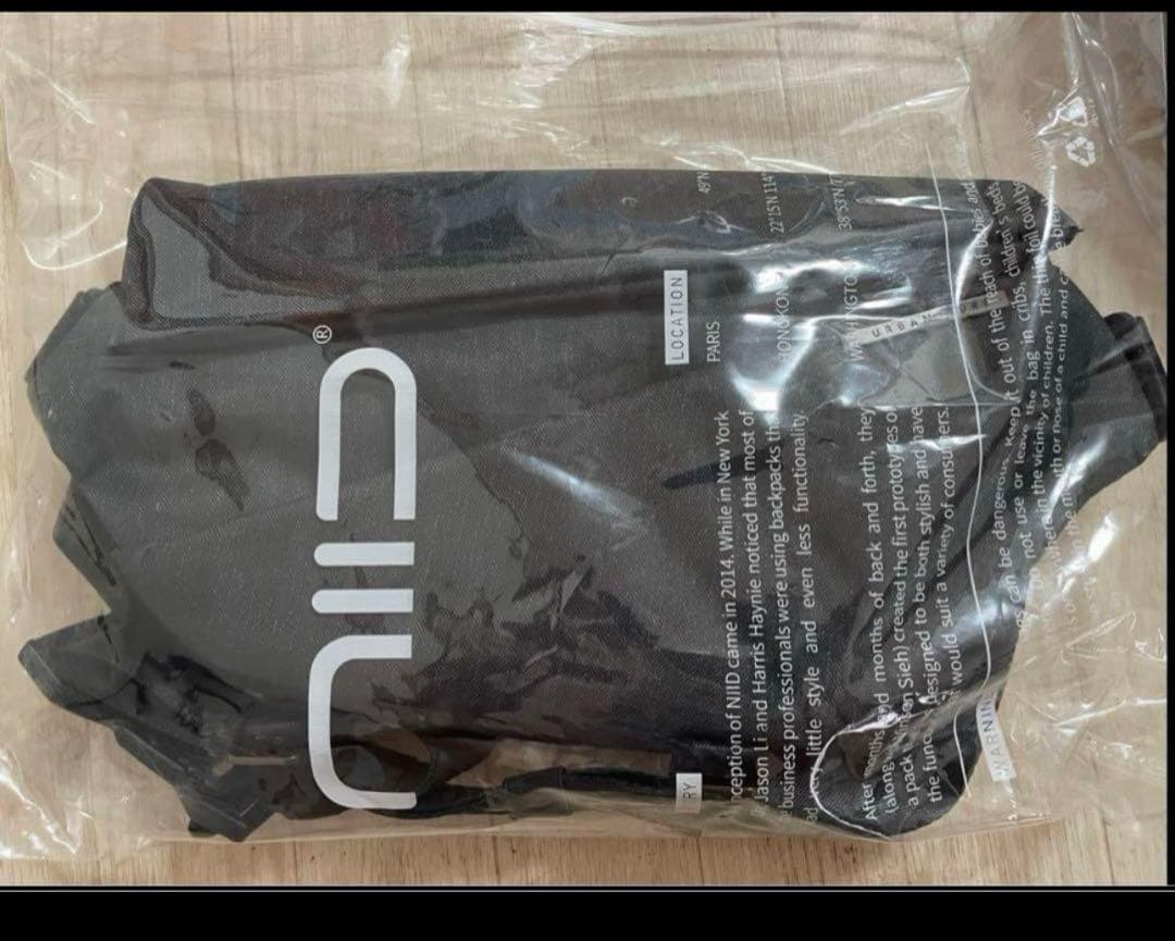 NIID URBANATURE R1 スリングバッグ メテオライト ブラック