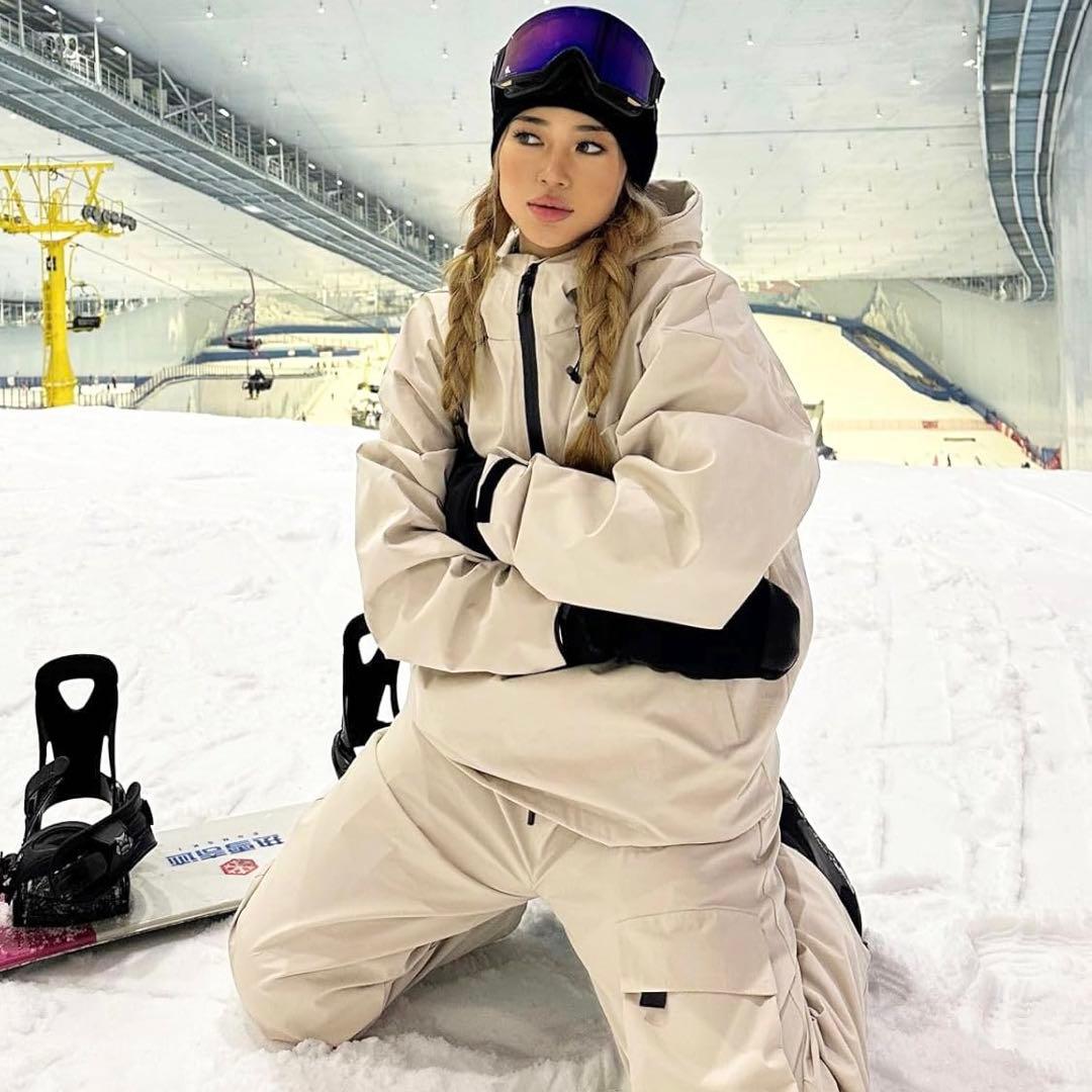 B*l様 アイボリー ホワイト スノーボード ウェア M 女性 スノボ 上下セッ