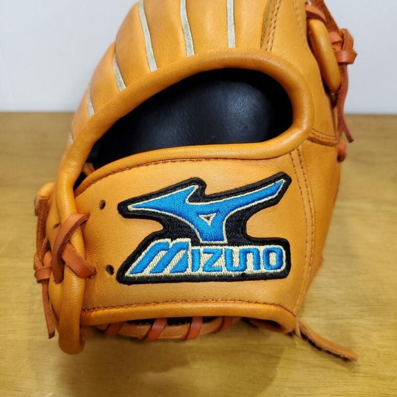 ミズノ MIZUNO 新井貴浩モデル 阪神時代 良品 内野用 軟式グローブ