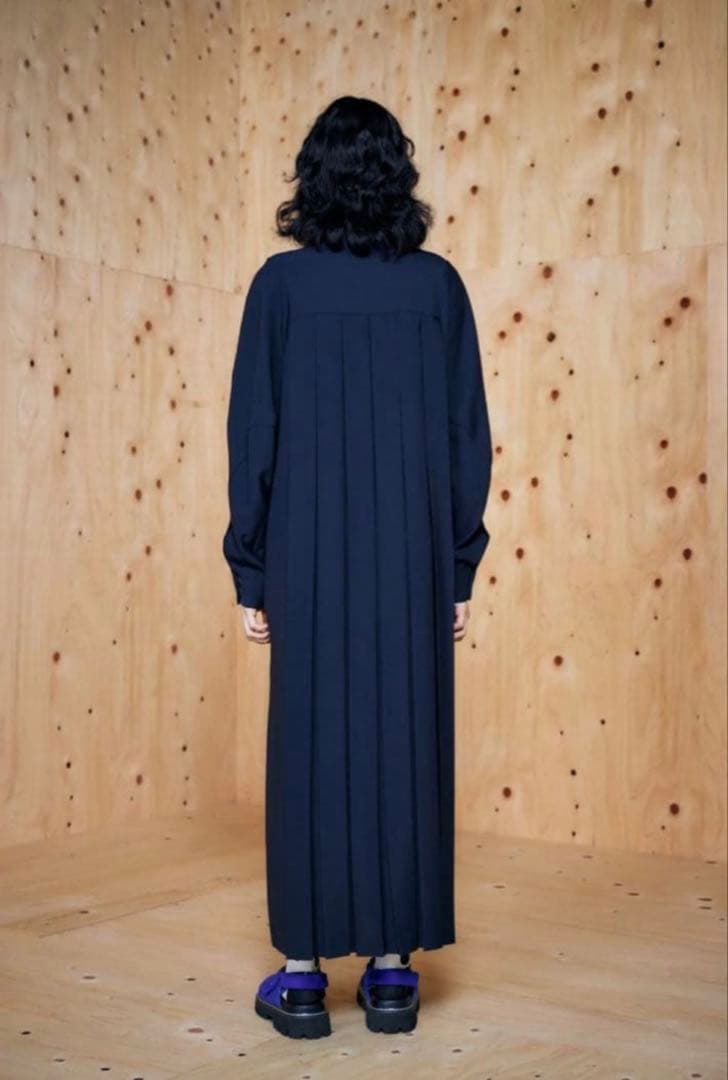 美品ENFOLD BACK-PLEATS DRESS