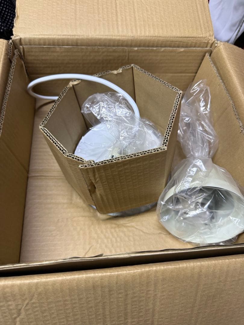 円形加湿器 ホワイト プラスチック・木製