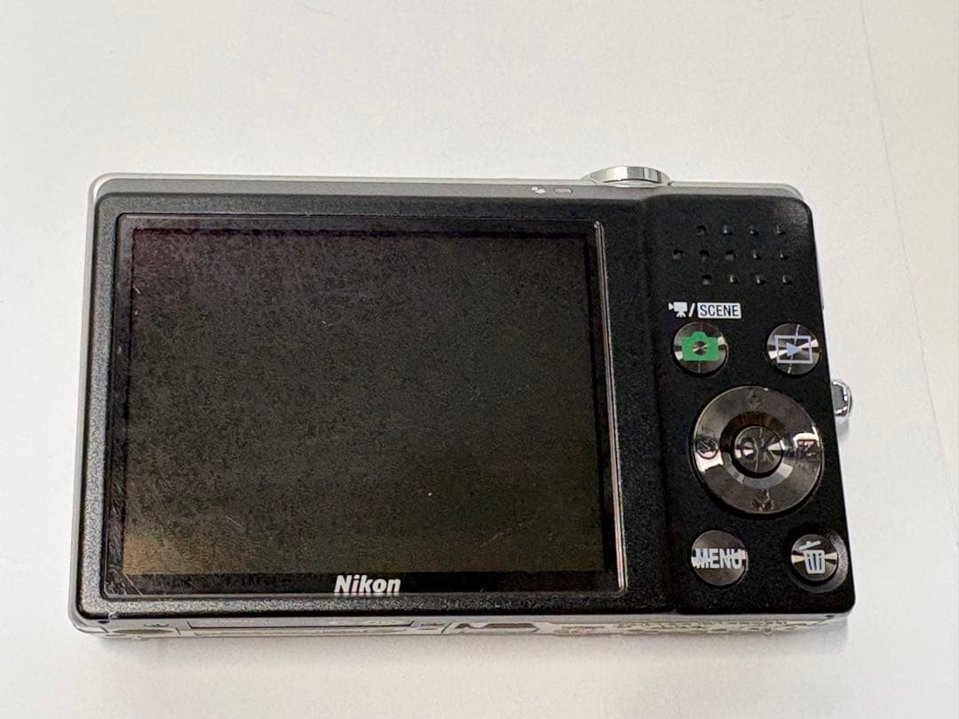 Nikon COOLPIX S570 コンパクトカメラ コンデジ デジカメ