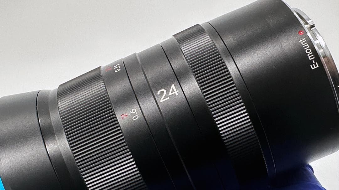 SIRUI 24mm F2.8 1.33x Eマウント アナモルフィックレンズ