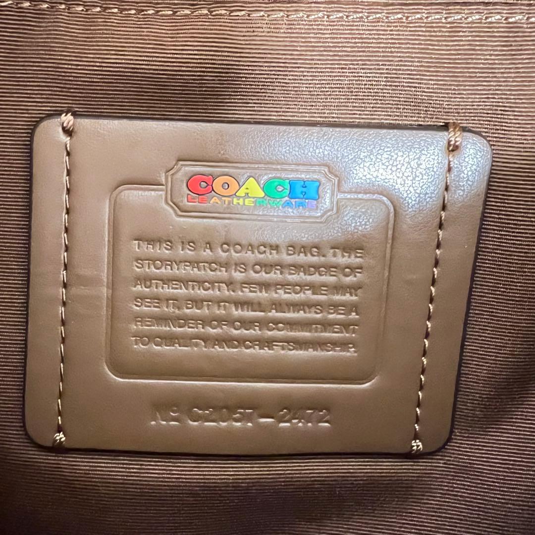 新品未使用品　コーチ　ボディバッグ