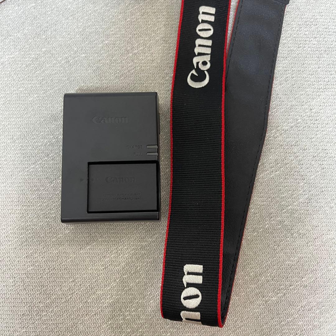 Canon EOS 8000D ☆付属品多数☆ キャノン 一眼レフ カメラ