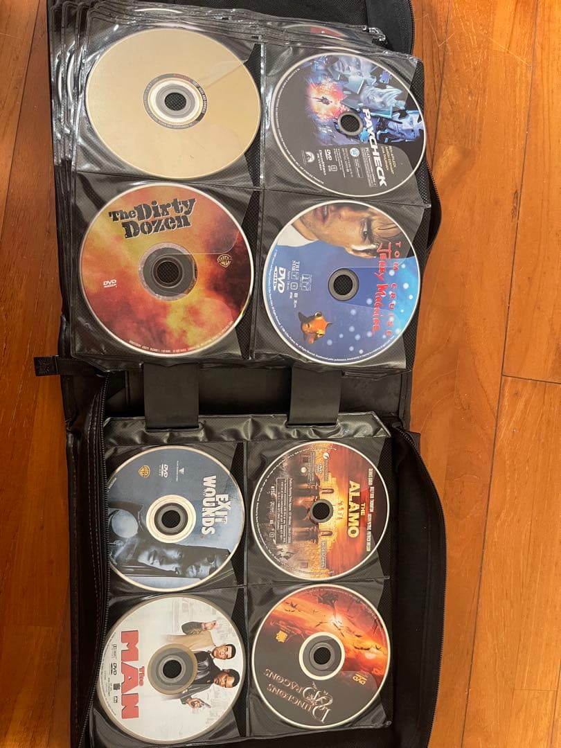 EAST DVDプレーヤー HDMIケーブル・DVD大量付