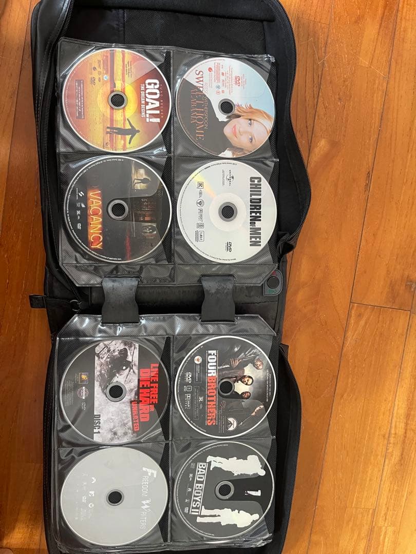 EAST DVDプレーヤー HDMIケーブル・DVD大量付