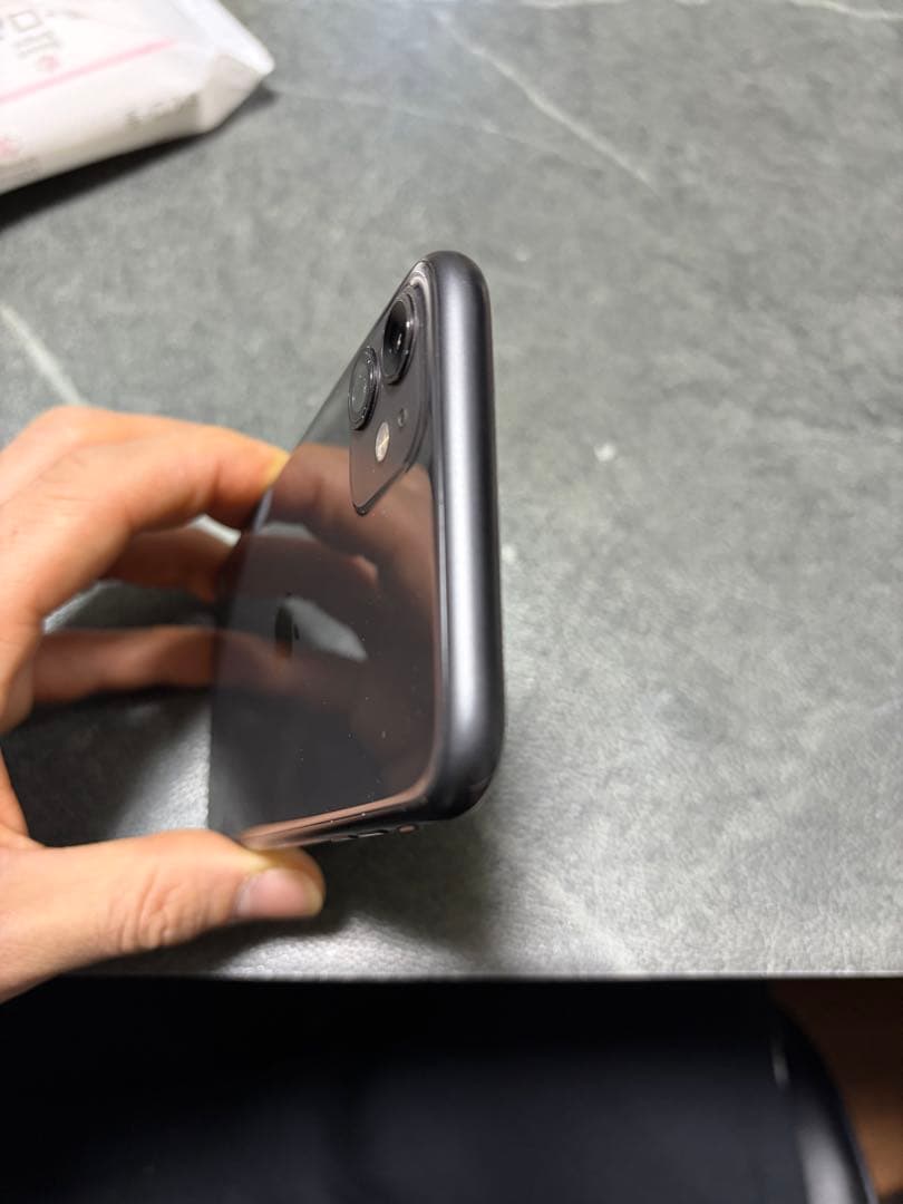 Apple iPhone 11 ブラック 本体　箱　保護フィルム付き