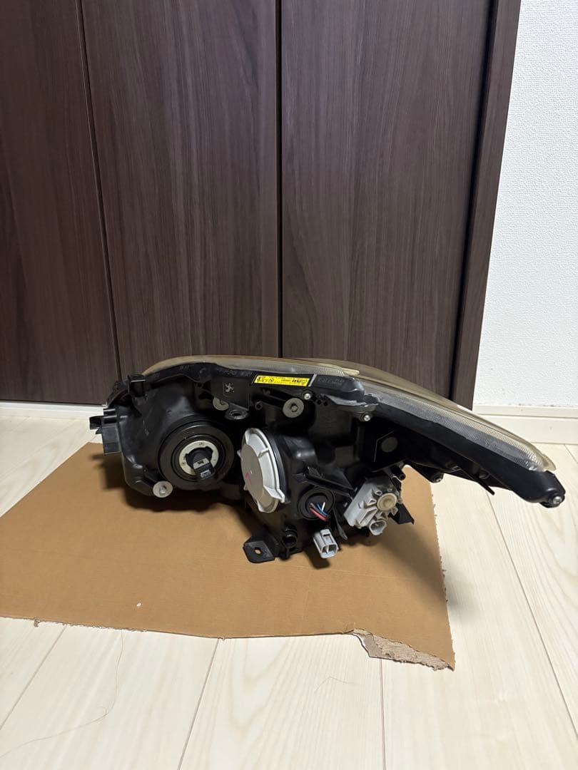 30プリウス後期 Ｇ's純正HIDヘッドライト