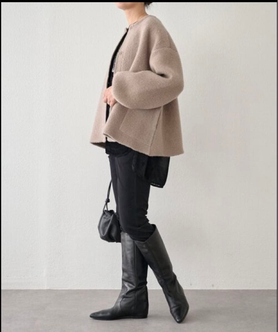 今期完売BEARDSLEYビアズリー✨パフ袖ニットコート30,800円ベージュ