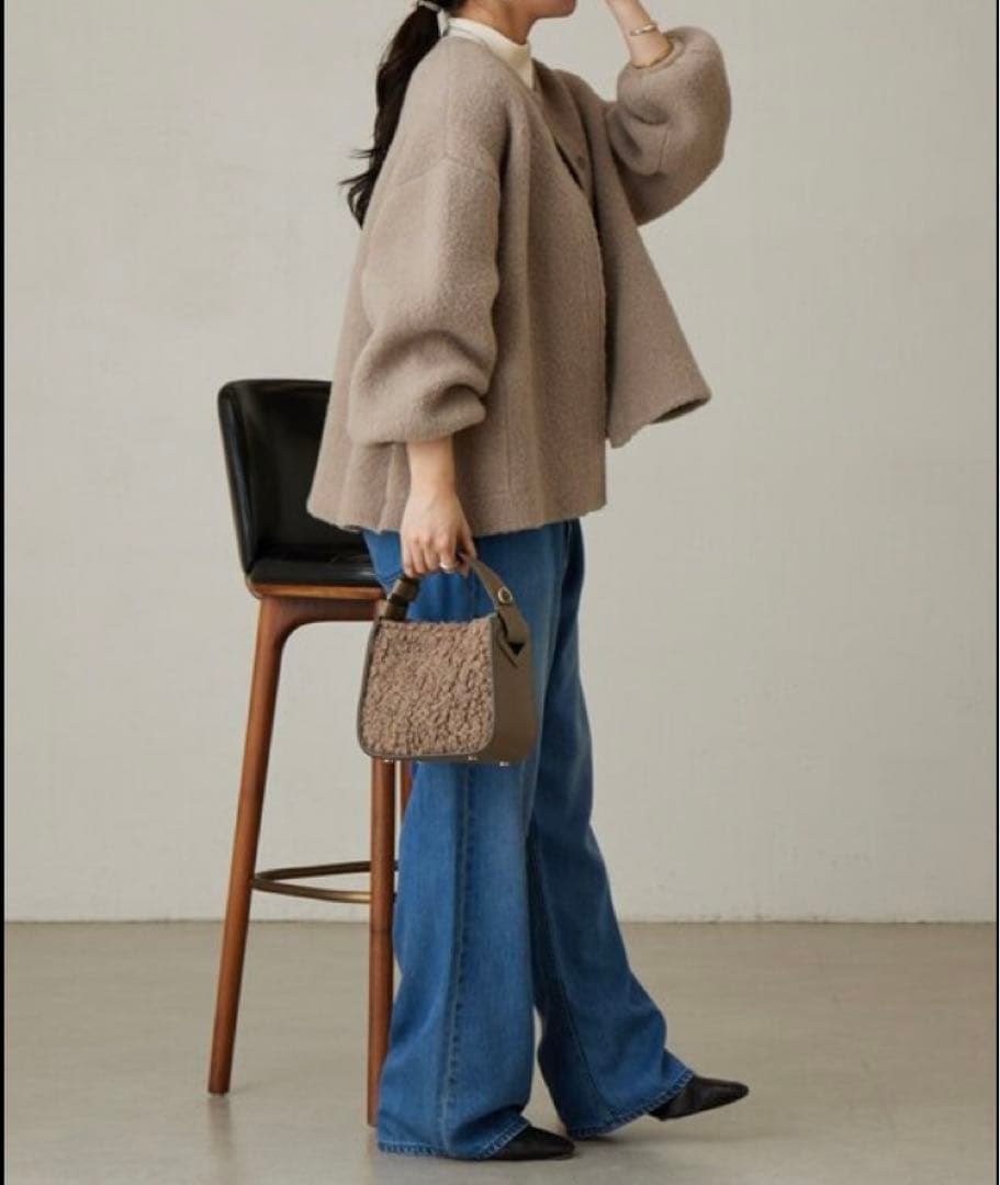 今期完売BEARDSLEYビアズリー✨パフ袖ニットコート30,800円ベージュ