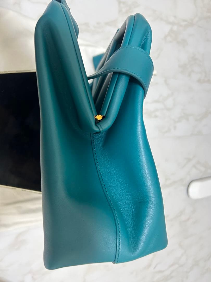 BOTTEGA VENETA POINT ミディアム