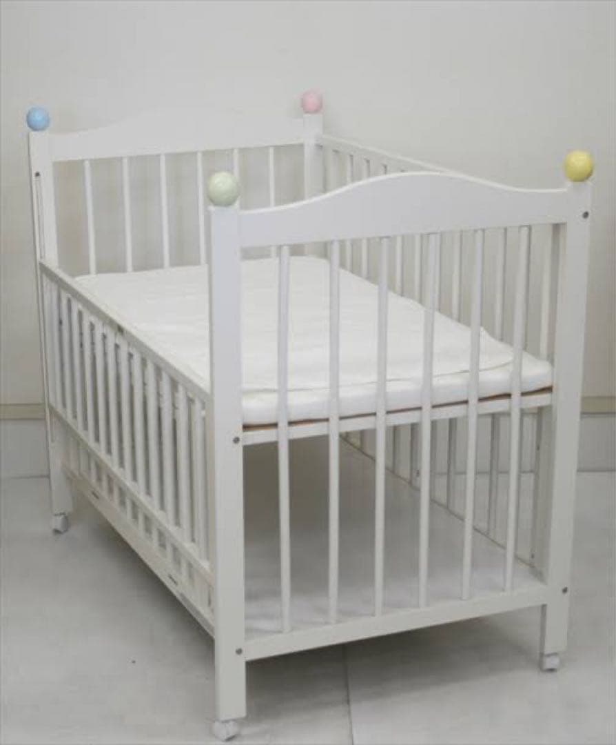 Le temps de BENI⭐︎ミキハウス 可愛いベビーベッド