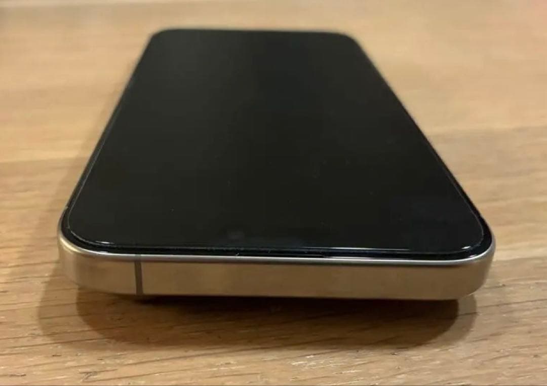 iPhone 15 pro max ナチュラルチタニウム256GB SIMフリー