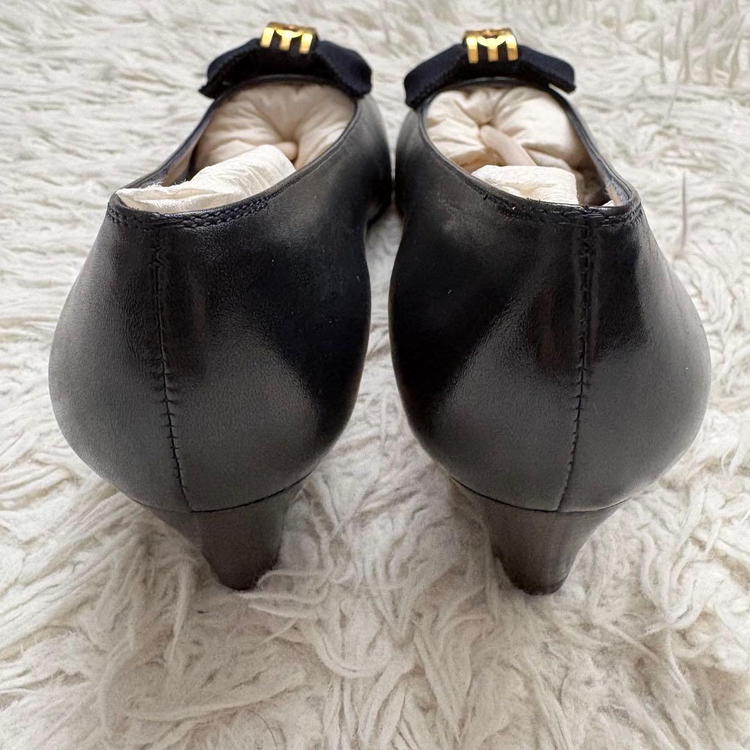 未使用級　サルヴァトーレ・フェラガモ23cm NOSTALGIA ヴァラリボン