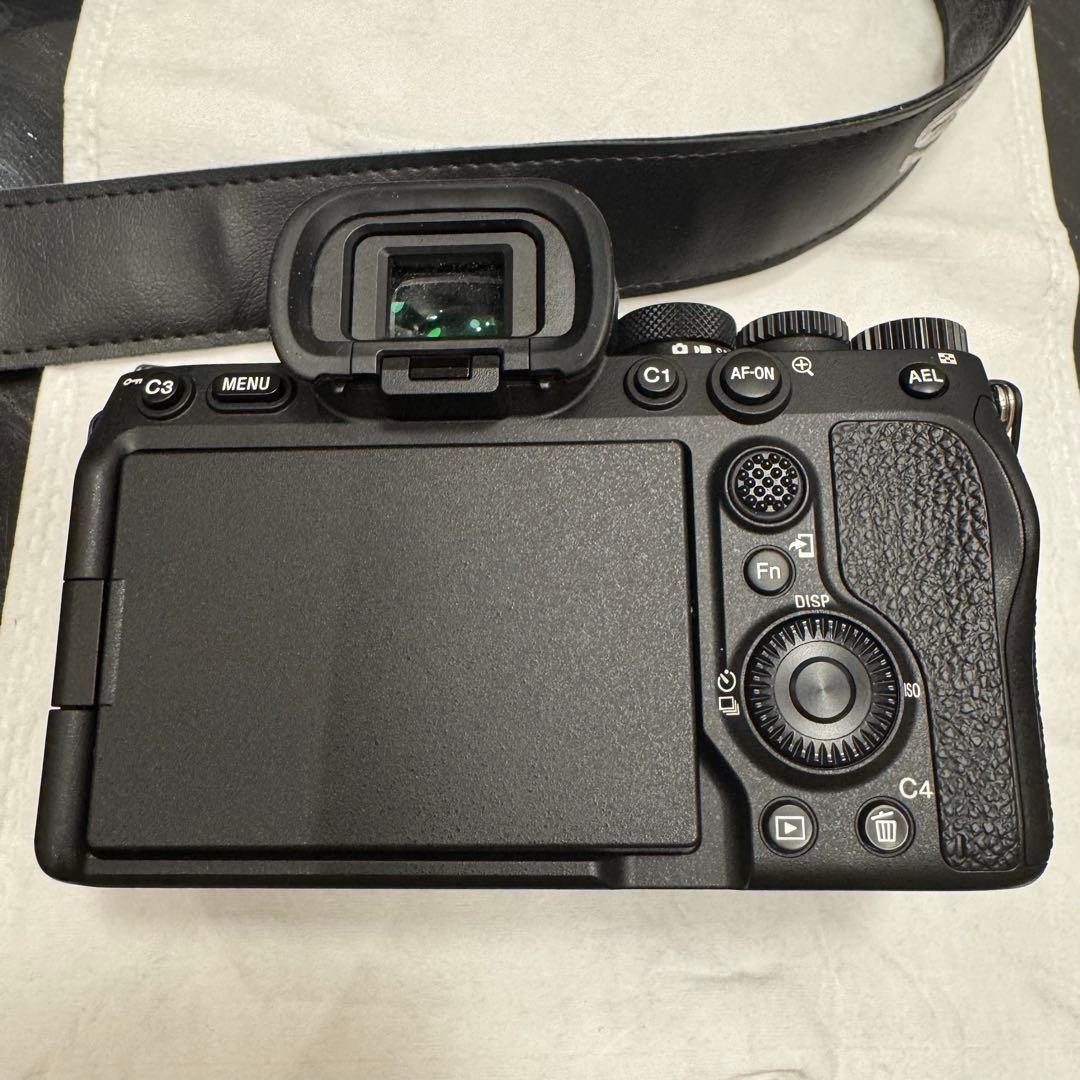 【美品】SONY α7 IV ILCE-7M4 ボディ　ミラーレス一眼