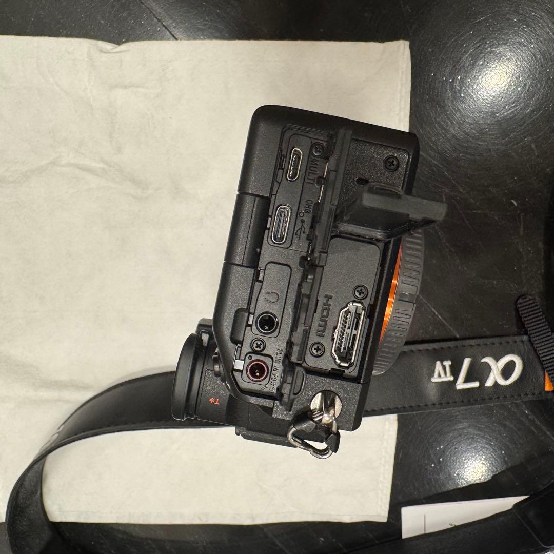 【美品】SONY α7 IV ILCE-7M4 ボディ　ミラーレス一眼