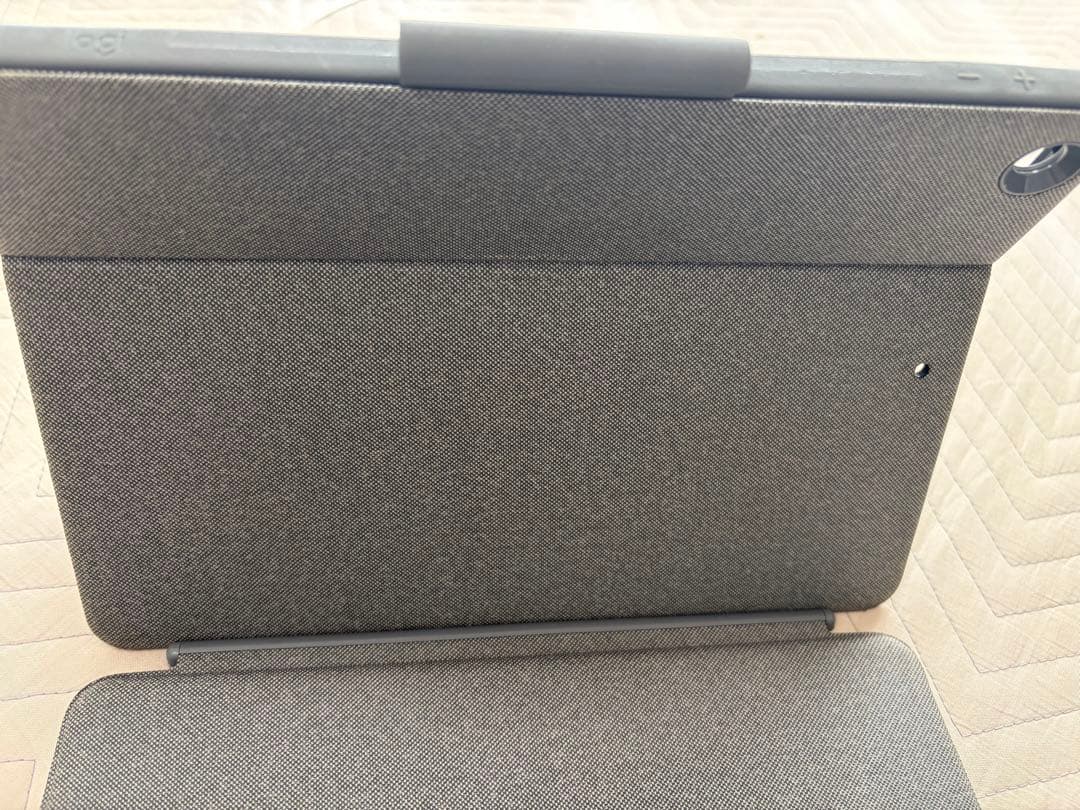 logicool COMBO TOUCH iPadケース　第7世代　第8世代