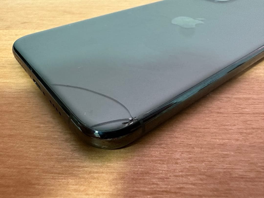 Iphone11promax 256GB 背面割れ