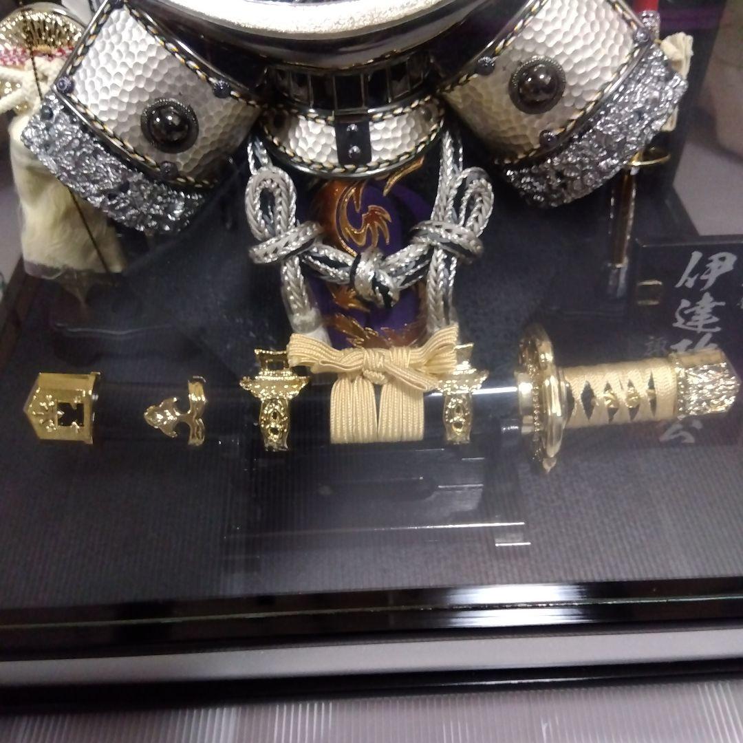 未使用日本人形節句人形8号行平燻し銀伊達兜弓太刀 横太刀付黒塗四方ケース銀ライン