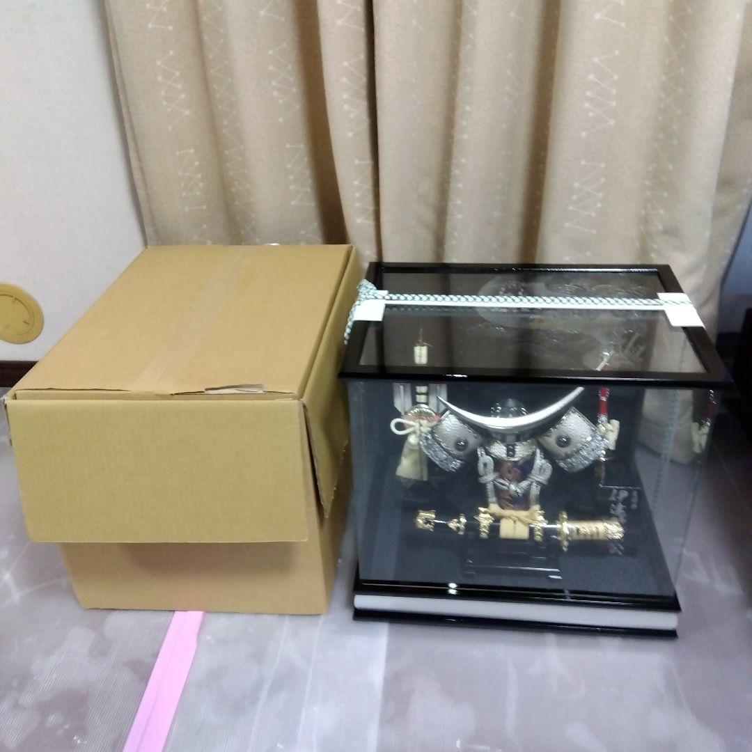 未使用日本人形節句人形8号行平燻し銀伊達兜弓太刀 横太刀付黒塗四方ケース銀ライン