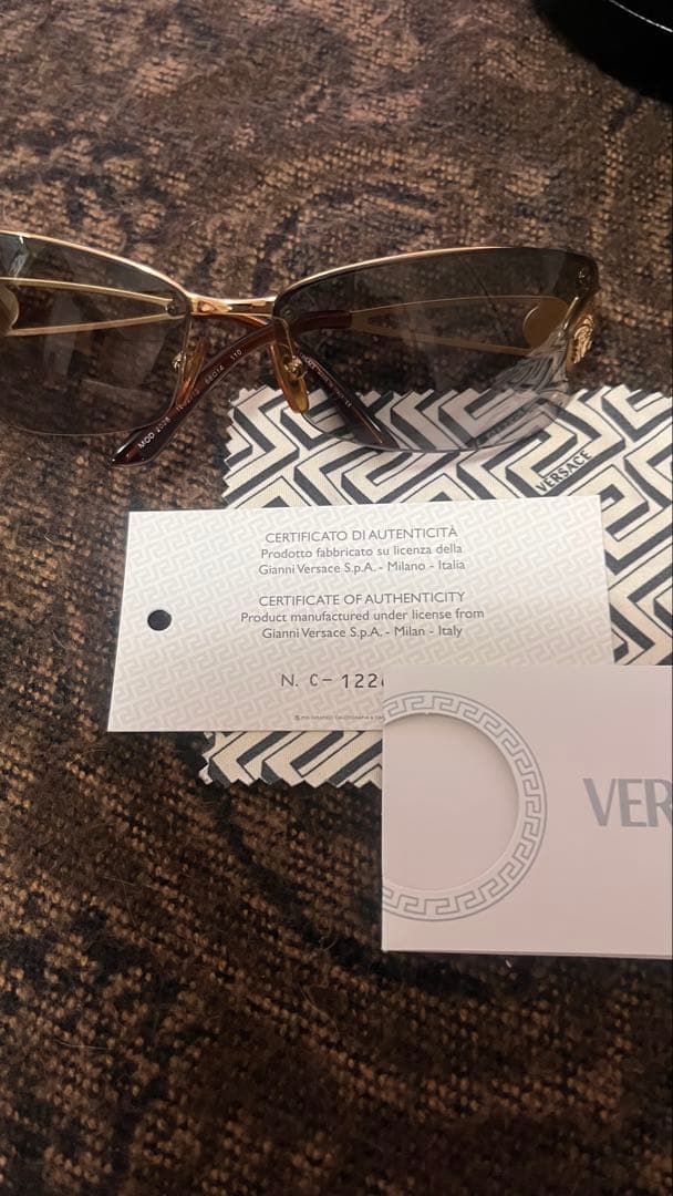 値下げ!!!ヴェルサーチメデューサロゴサングラス美品