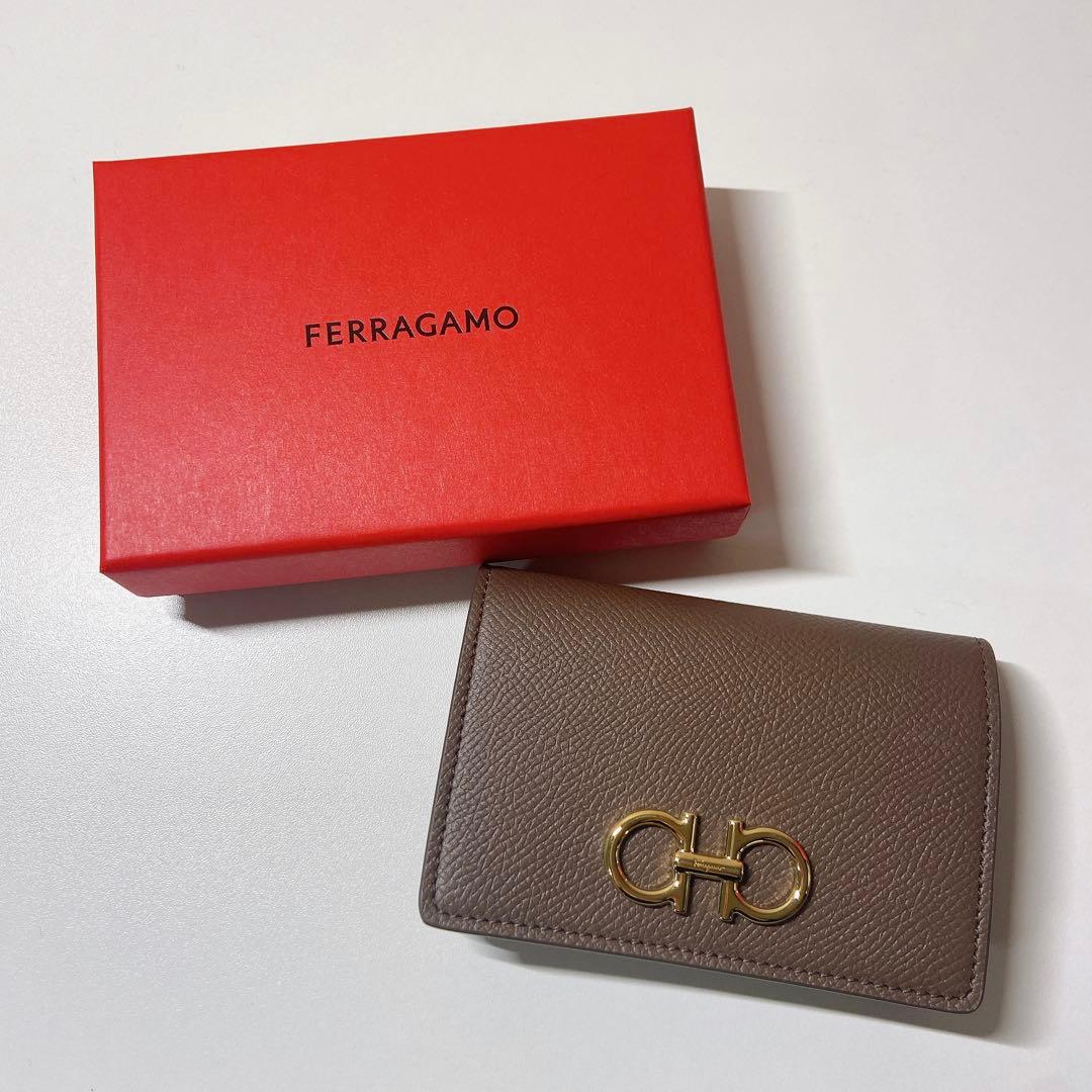 【新品未使用】FERRAGAMO ケース/名刺入れ