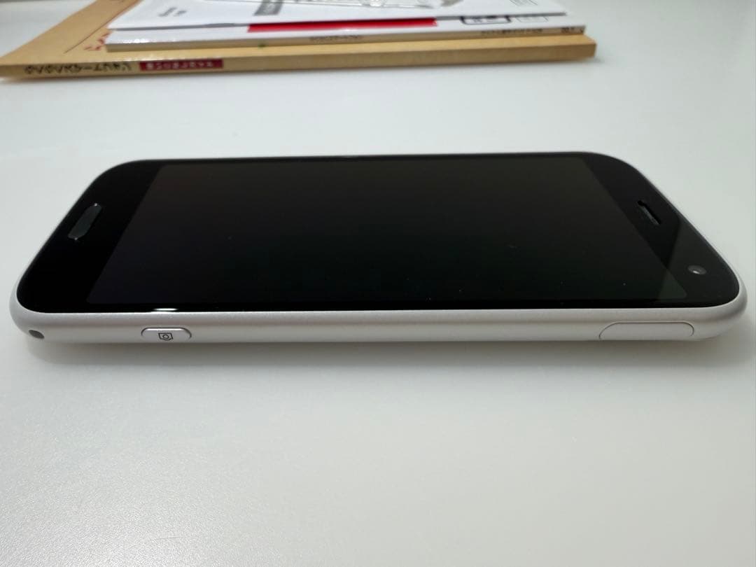 ■【中古】FCNT らくらくスマートフォン　F-52B