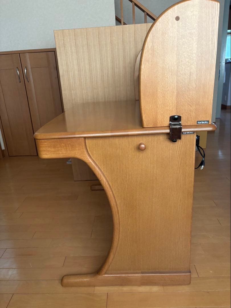 カリモク　学習机　セット販売① 机