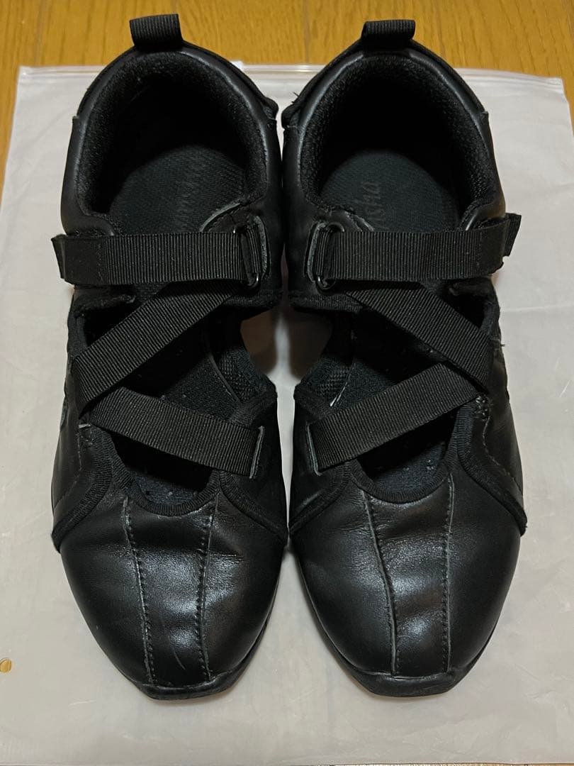 foundrymews Zoe 10M 黒 牛革