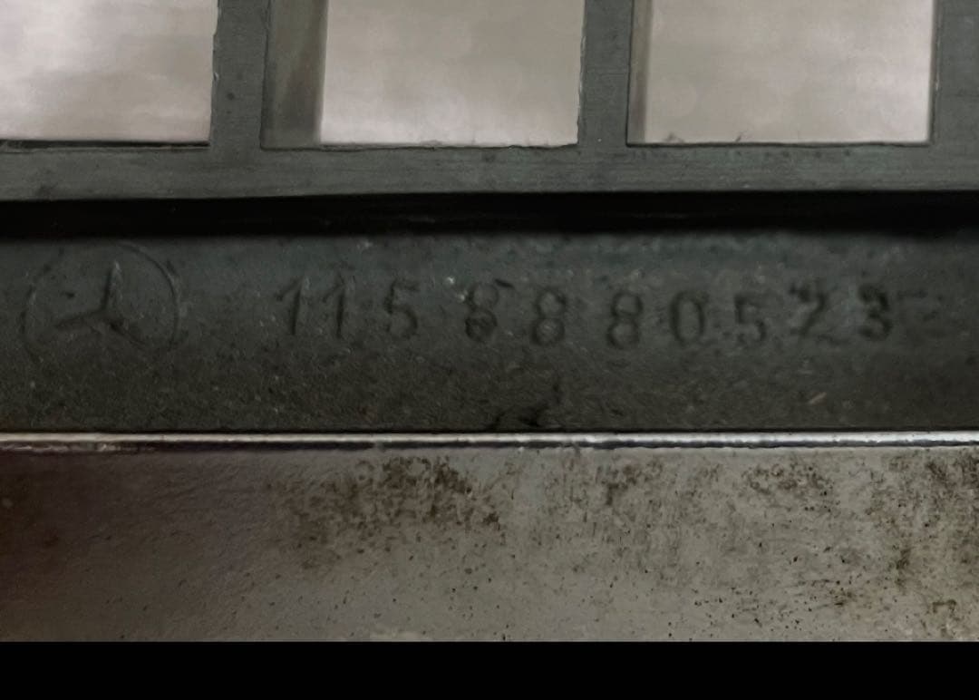 縦目Mercedes-Benz グリル 114-115