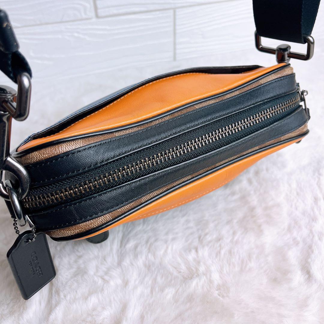 美品☆COACHコーチ ショルダーカメラバッグ メンズ レザー シグネチャー