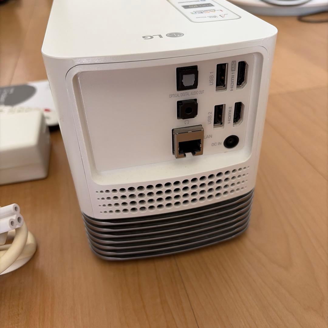 LG ProBeam UST HF85JG 超短焦点プロジェクター