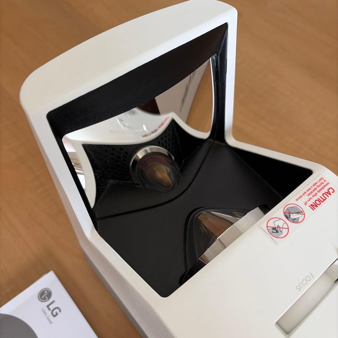 LG ProBeam UST HF85JG 超短焦点プロジェクター