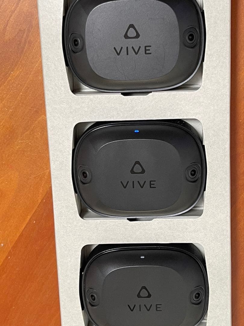 美品 VIVE Ultimate トラッカー 3+1 Kit HTC VR
