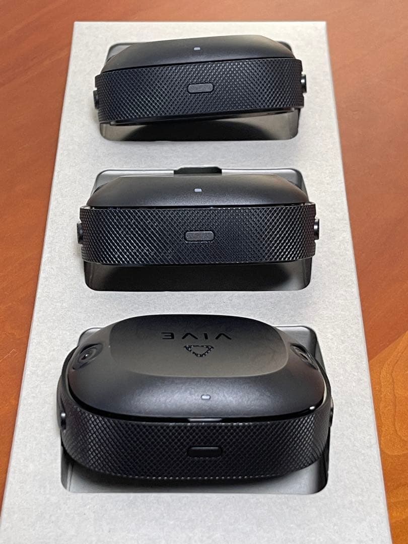 美品 VIVE Ultimate トラッカー 3+1 Kit HTC VR