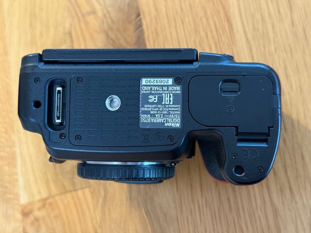 Nikon D750 ボディ（シャッター回数6,000回以下／美品）