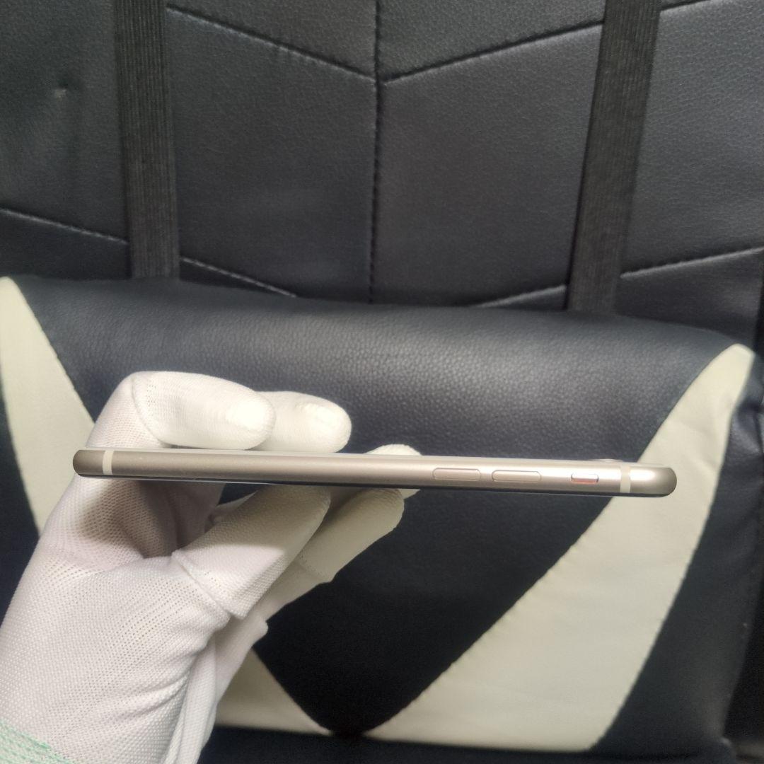 70 美品　iPhone　se3 第3世代　64gb SIMフリー　白　ホワイト