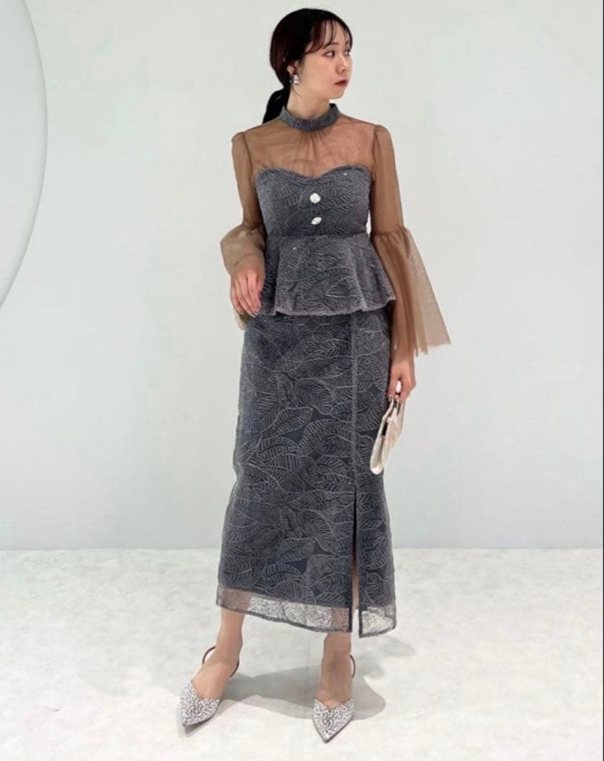 Leja ドレス スパンコール 刺繍 ビジューボタン フレアスリーブ グレー M