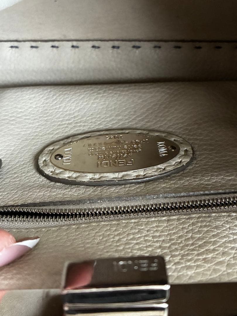 虹！フェンディ ミニ　ピーカブー　セレリア　アスファルトグレー廃盤色