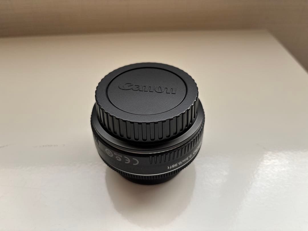 Canon EF 40mm f/2.8 STM レンズ