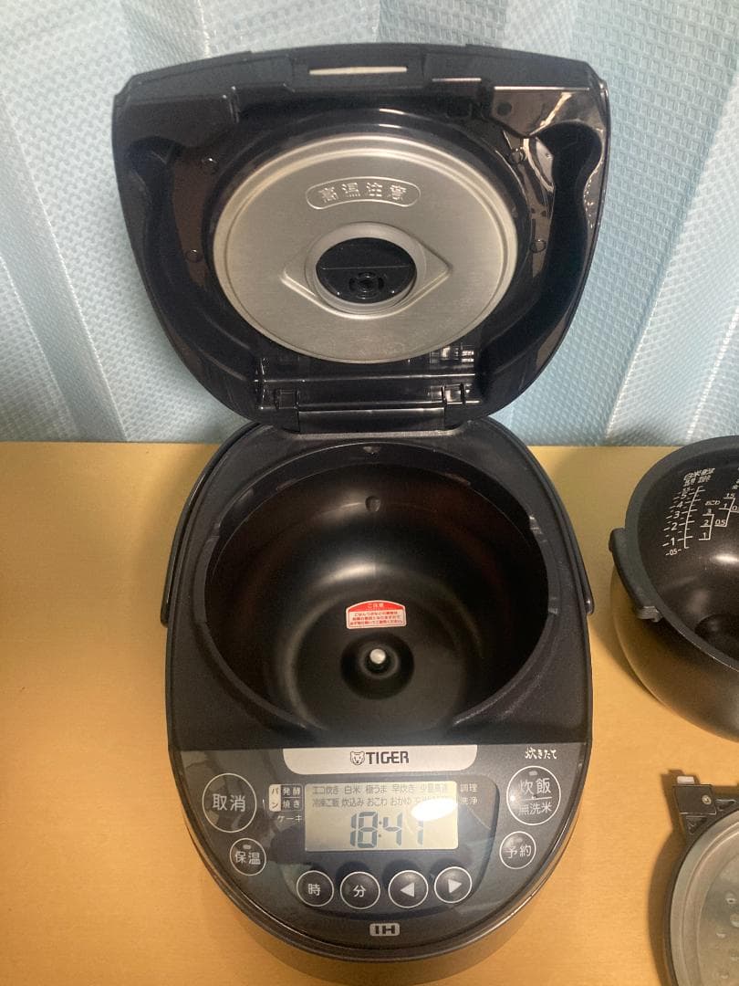 ★美品★2021年製 TIGER JPW-B100 炊飯器 ジャー5.5合 炊き