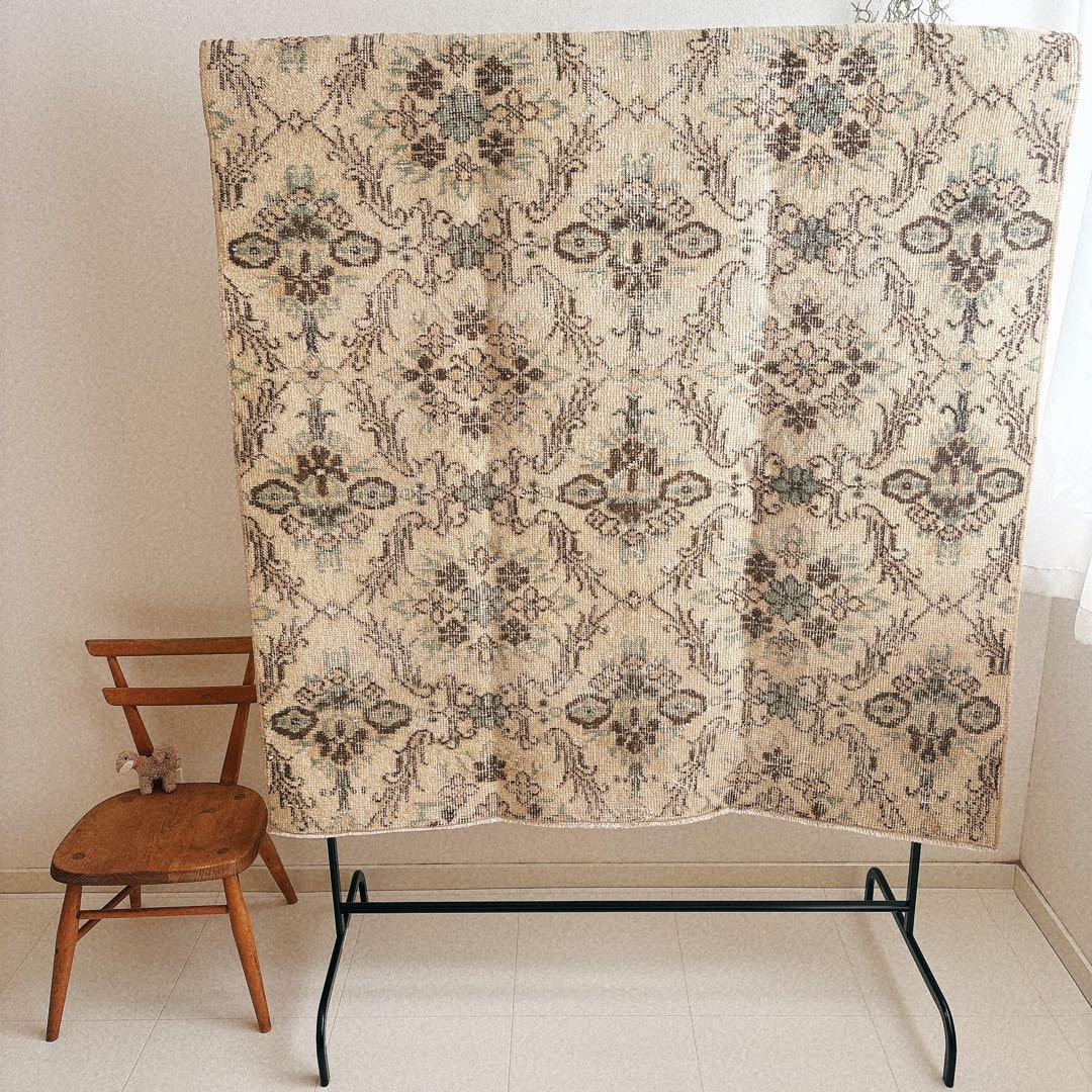 トルコ　ヴィンテージラグ　クリーム　グリーン　ブラウン　フローラル