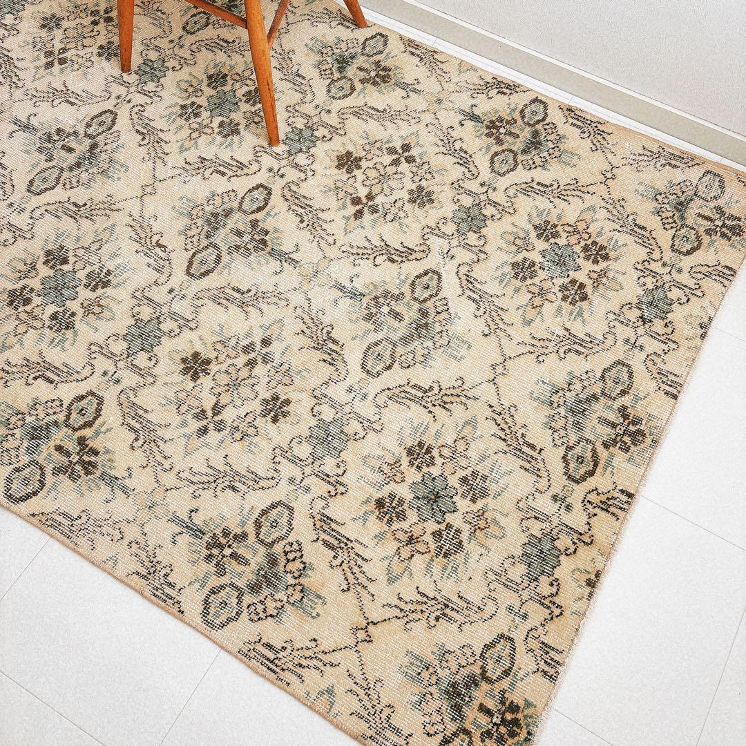 トルコ　ヴィンテージラグ　クリーム　グリーン　ブラウン　フローラル