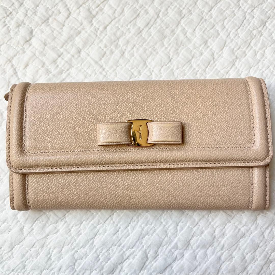 美品 SalvatoreFerragamo 長財布 ヴァラリボン ベージュ