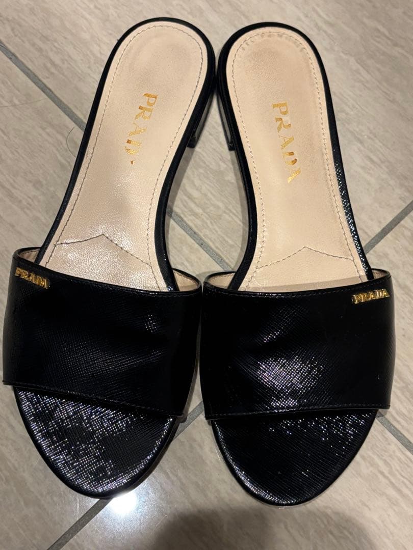 PRADA ブラック スライドサンダル