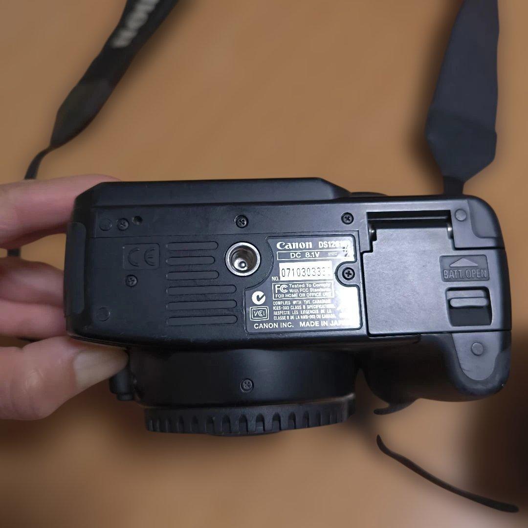 Canon EOS　KISSX デジタル一眼レフカメラ