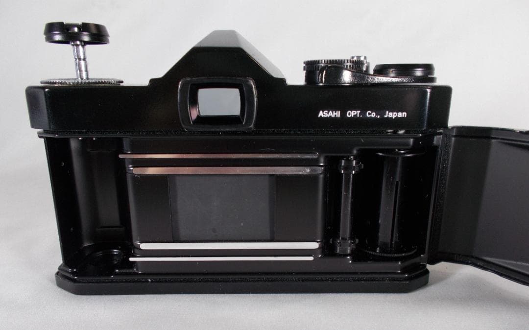 フィルムカメラ 整備済 完動品　Pentax SP　+ f/1.4　L226