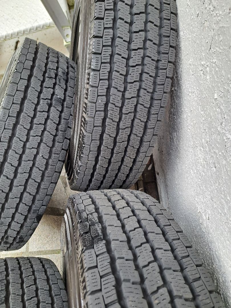 ハイエーススタッドレスタイヤ