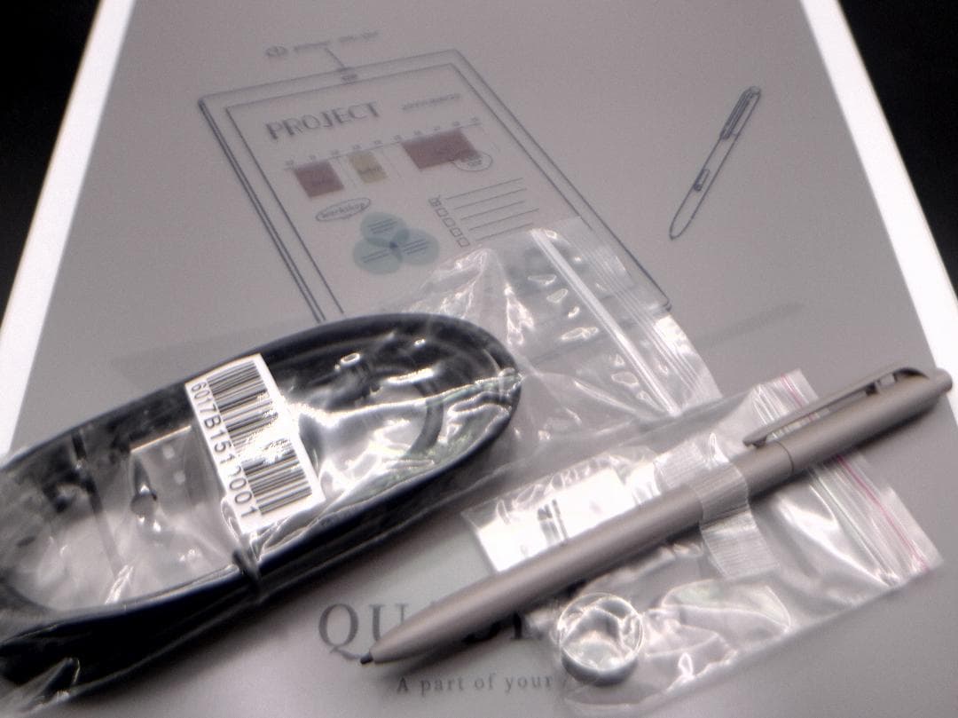 美品【最新カラー】QUADERNOクアデルノ　 A4 Gen.3C専用カバー付き